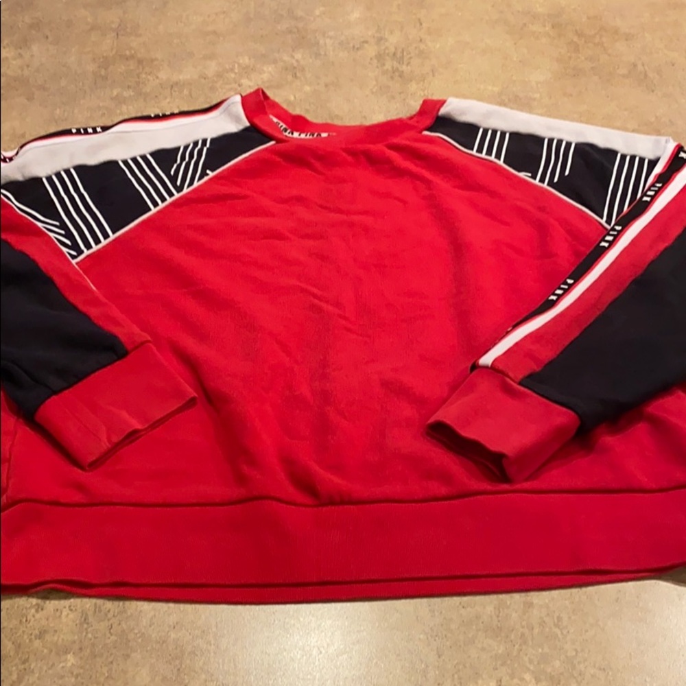 Women’s PINK Victoria Secret sweatshirt size small
